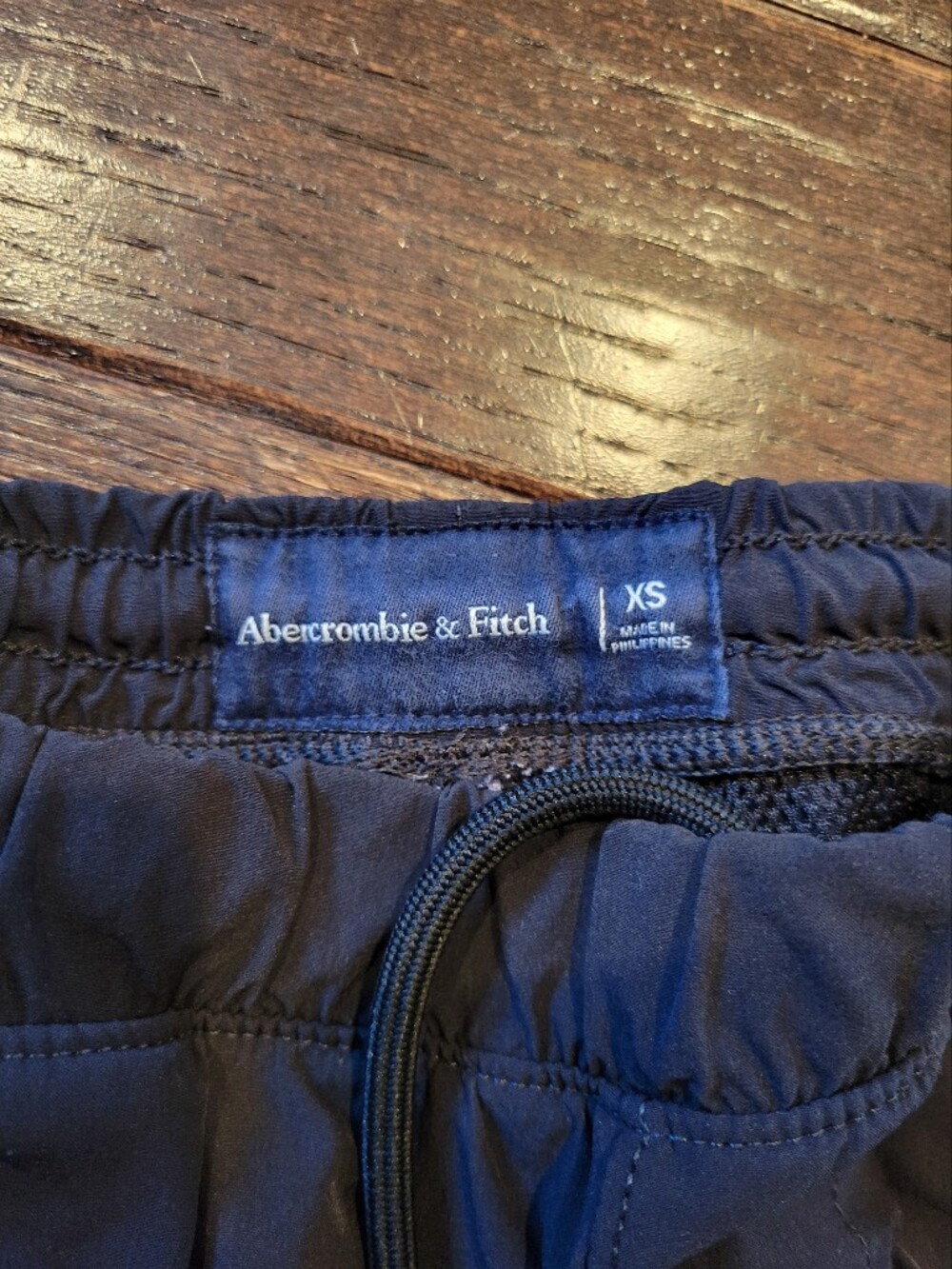 Abercrombie & Fitch black shorts, zip pocket, back pocket, great condition, sz X - Picture 3 of 4